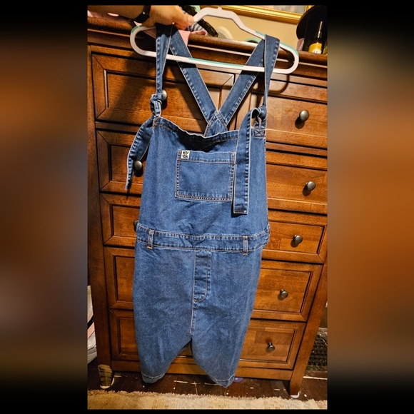 Lucy & Yak Jeans Lucy Yak Timmy Dungaree Shorts Size 2 Midwash Blue